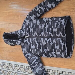 THEREABOUTS BOYS BLACK & GRAY CAMO WINTER COAT SIZE LARGE 14/16